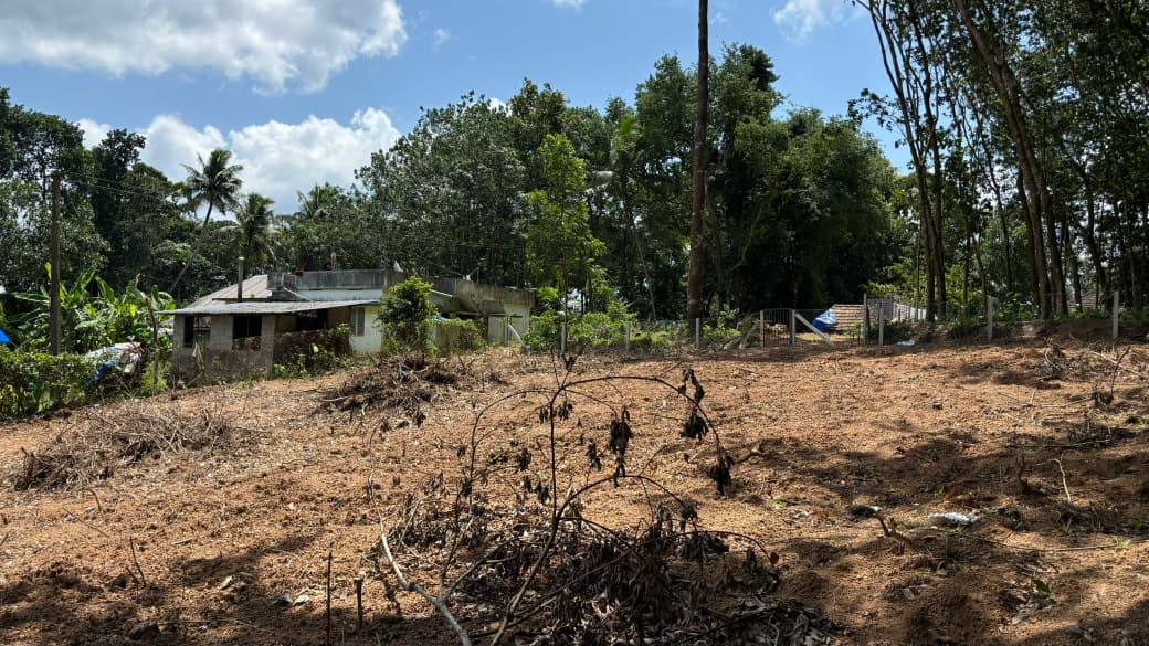 Residential Plot in Anad — photo 1